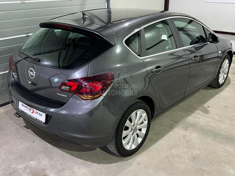 Opel Astra J 
