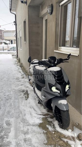 Peugeot speedfight 4