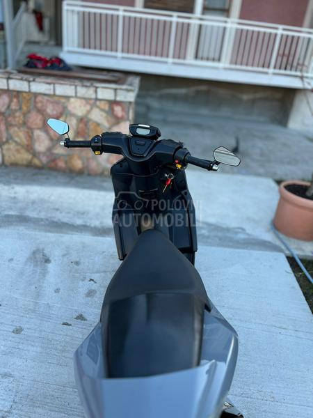 Peugeot speedfight 4