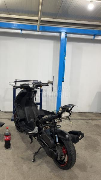 Peugeot speedfight 4