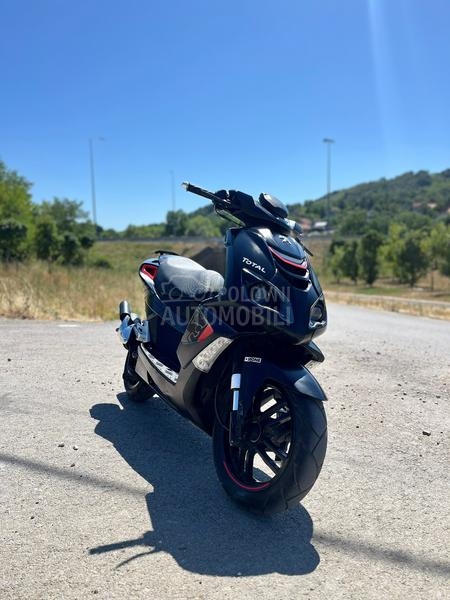 Peugeot speedfight 4