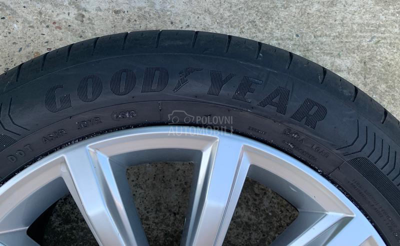 Goodyear 215/55 R17 Letnja