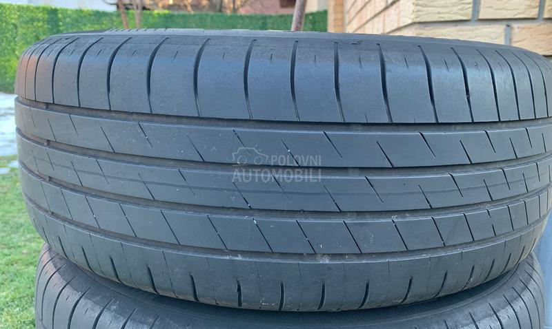 Goodyear 215/55 R17 Letnja