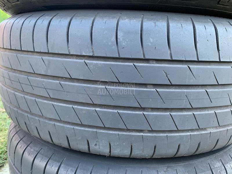 Goodyear 215/55 R17 Letnja
