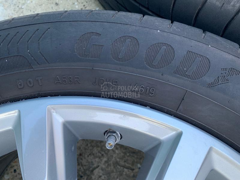 Goodyear 215/55 R17 Letnja