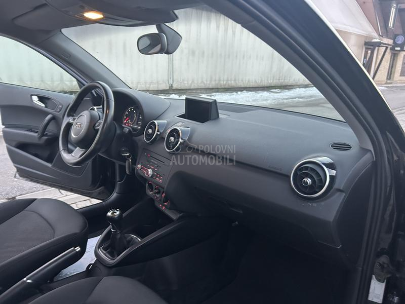 Audi A1 1,2 VEL SERV S LINE
