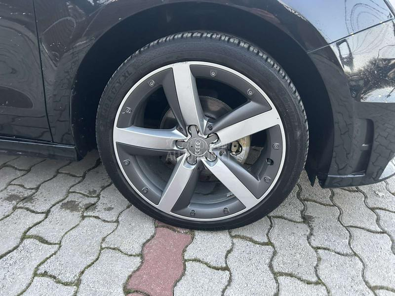 Audi A1 1,2 VEL SERV S LINE