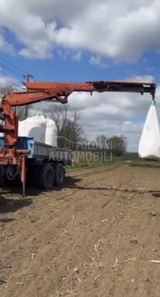 Trostrani kiper sa kranom