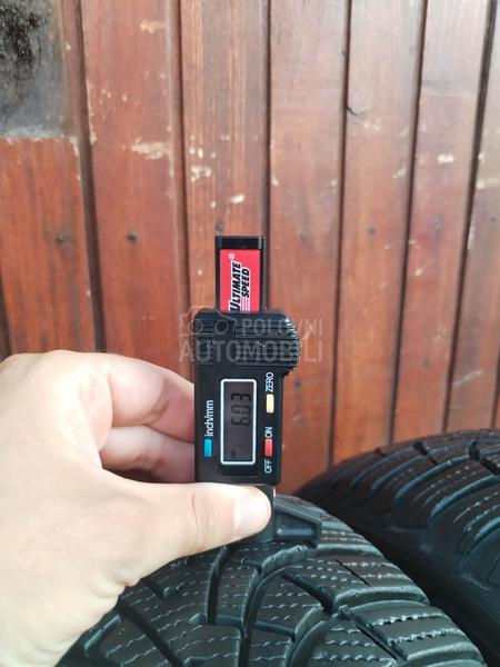 Goodyear 205/60 R16 Zimska