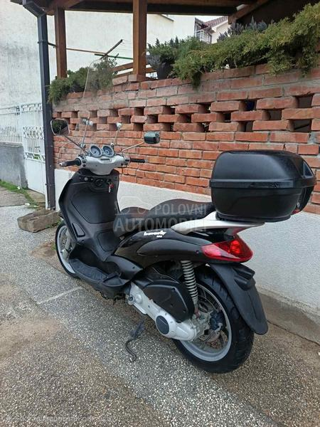Piaggio Beverly 200