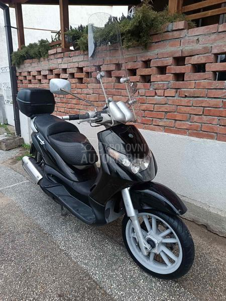 Piaggio Beverly 200