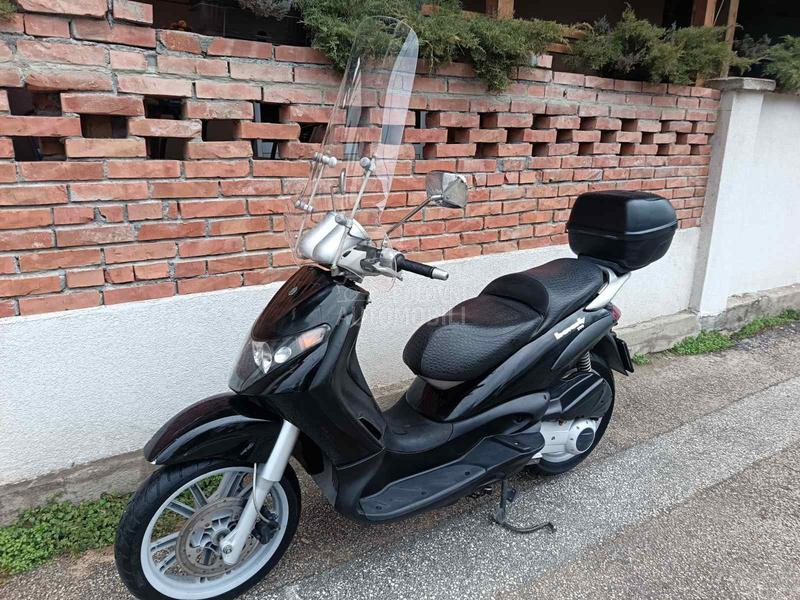 Piaggio Beverly 200