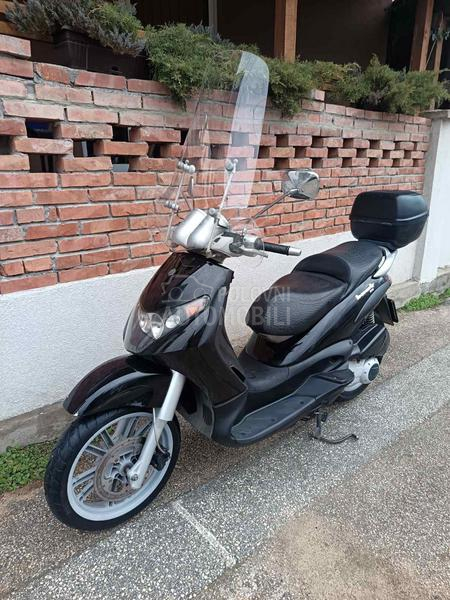 Piaggio Beverly 200