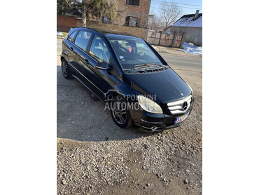 Mercedes Benz B 180 