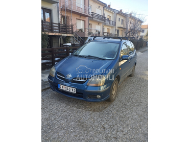 Nissan Almera Tino 