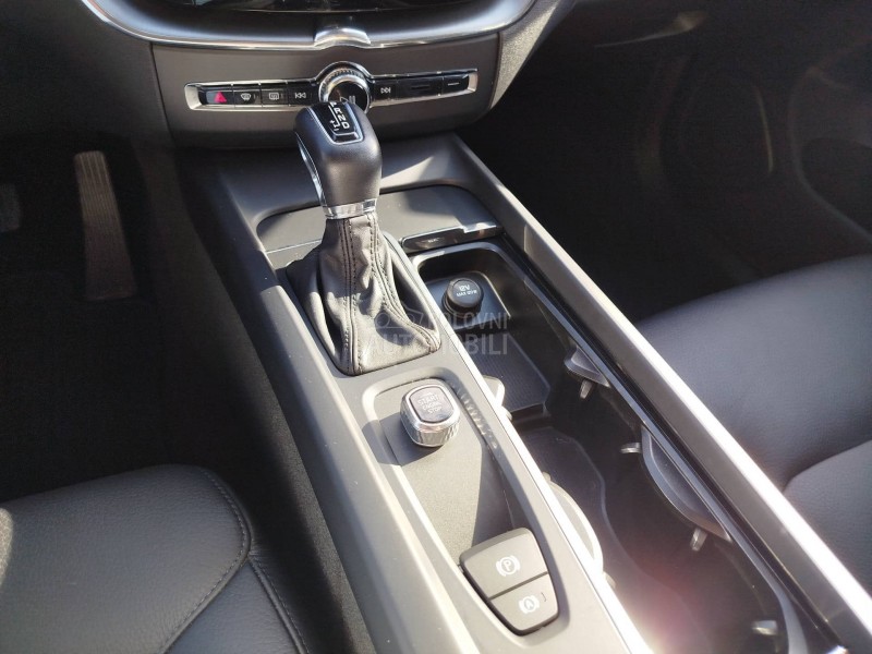 Volvo XC60 D4 INSCRIPTION A/T