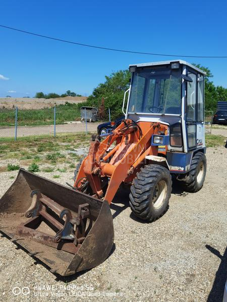 Kubota R410