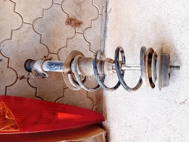 Prednji amortizer sa oprugom za Fiat Punto od 2000. do 2010. god.