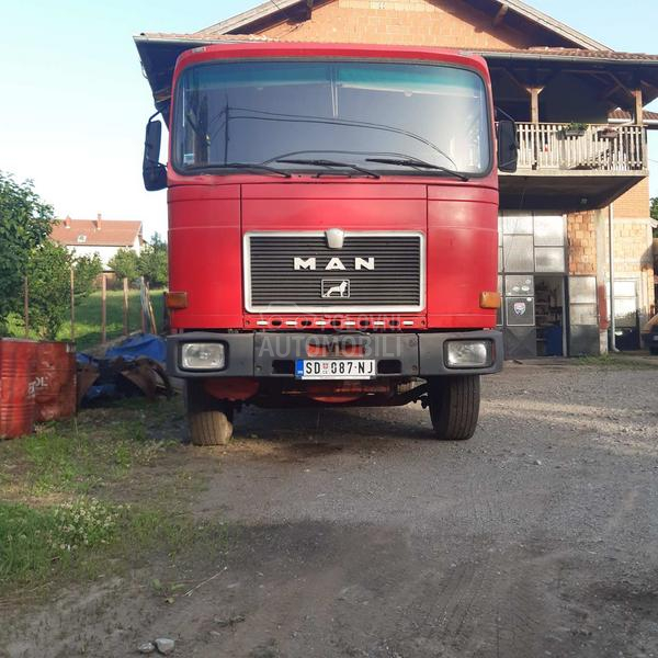 MAN 361 sa dizalicom