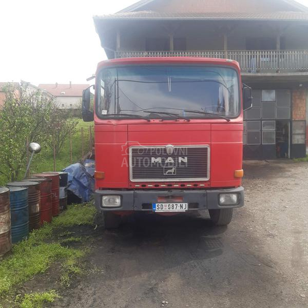 MAN 361 sa dizalicom