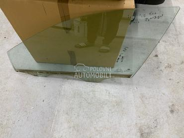 Staklo vrata prednje levo za Hyundai i30 od 2008. do 2012. god.