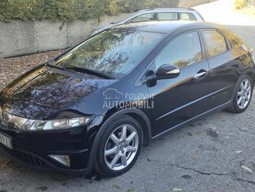 Honda Civic 1.8 5D Sport