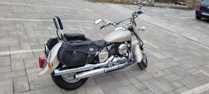 Yamaha XVS 650 drag star