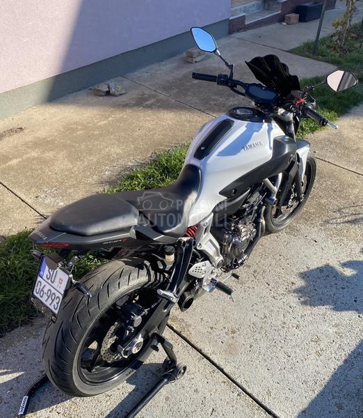Yamaha MT07  AKRAPOVIC