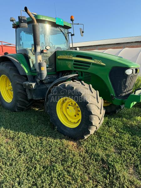 John Deere 7820