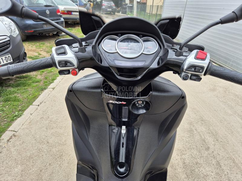 Piaggio 300 LT yourban
