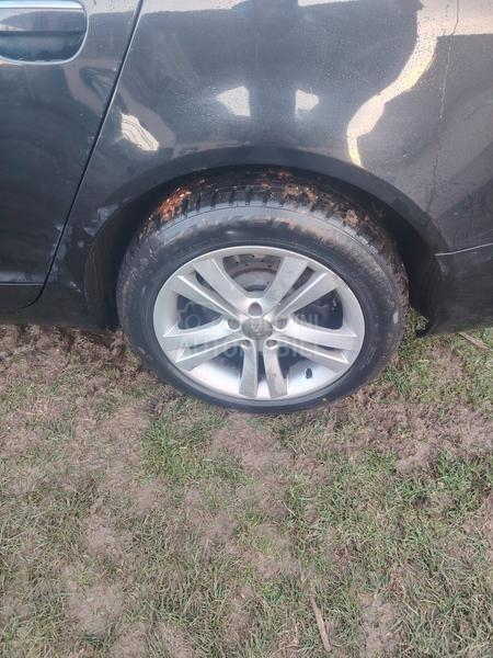 Audi A6 2.4 2005. god. -  kompletan auto u delovima