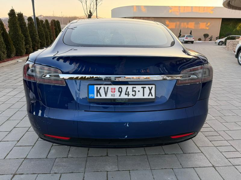 Tesla Model S 