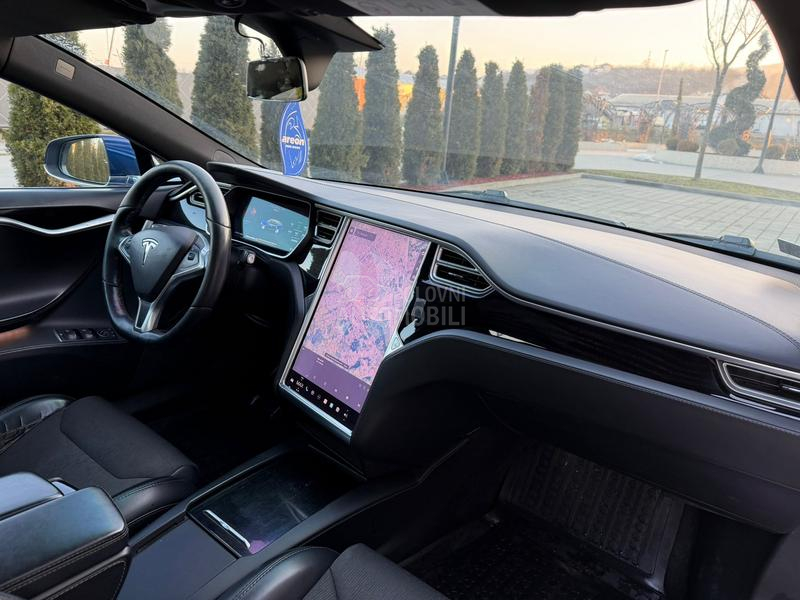 Tesla Model S 
