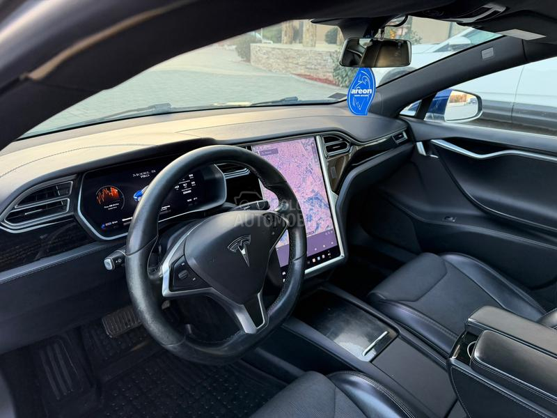 Tesla Model S 