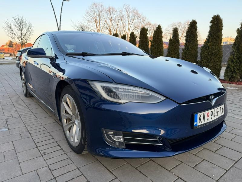 Tesla Model S 