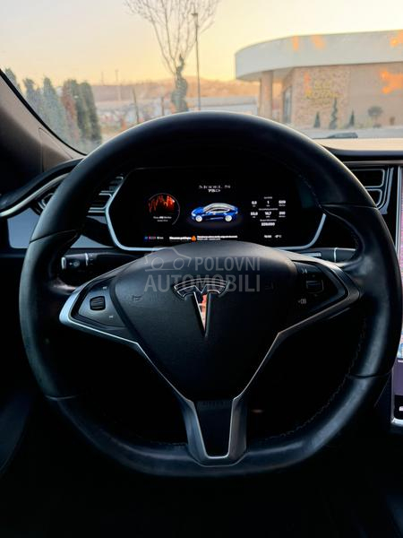 Tesla Model S 