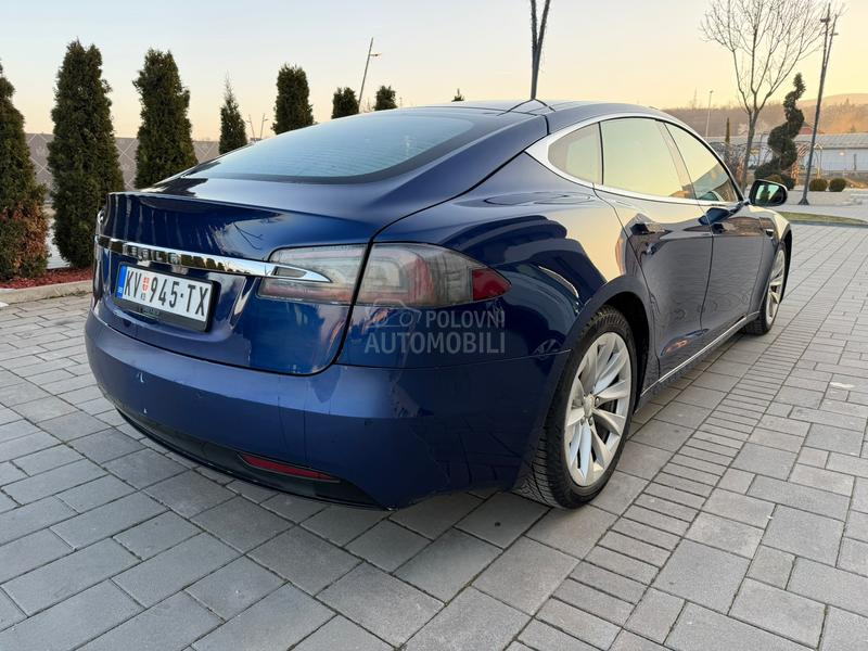 Tesla Model S 