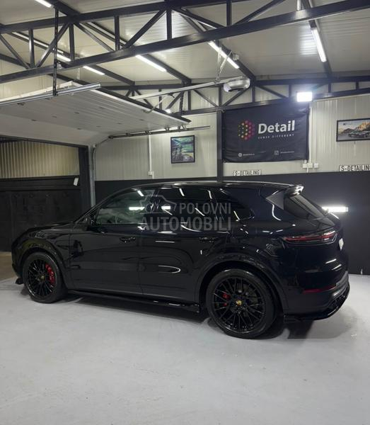 Porsche Cayenne CAYENNE E HYBRID