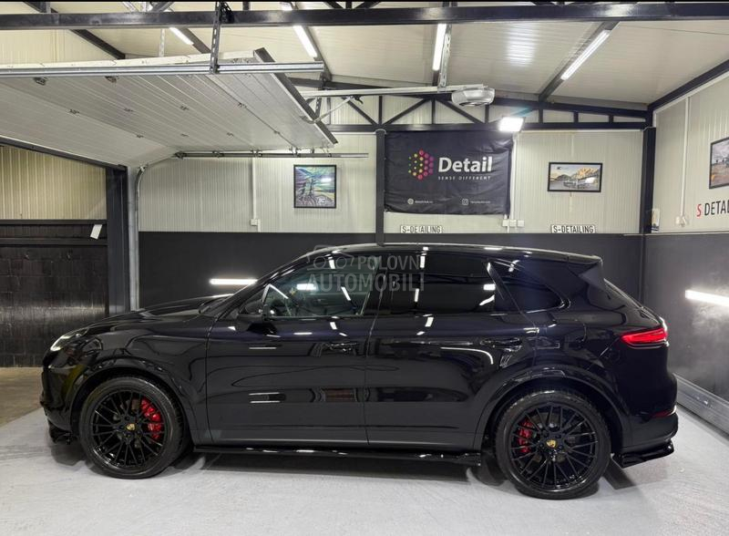 Porsche Cayenne CAYENNE E HYBRID