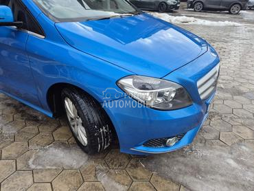 Mercedes Benz B 200 2014. god. -  kompletan auto u delovima