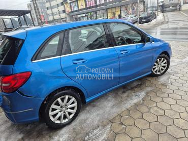 Zadnja desna vrata w246 za Mercedes Benz B Klasa od 2011. do 2016. god.