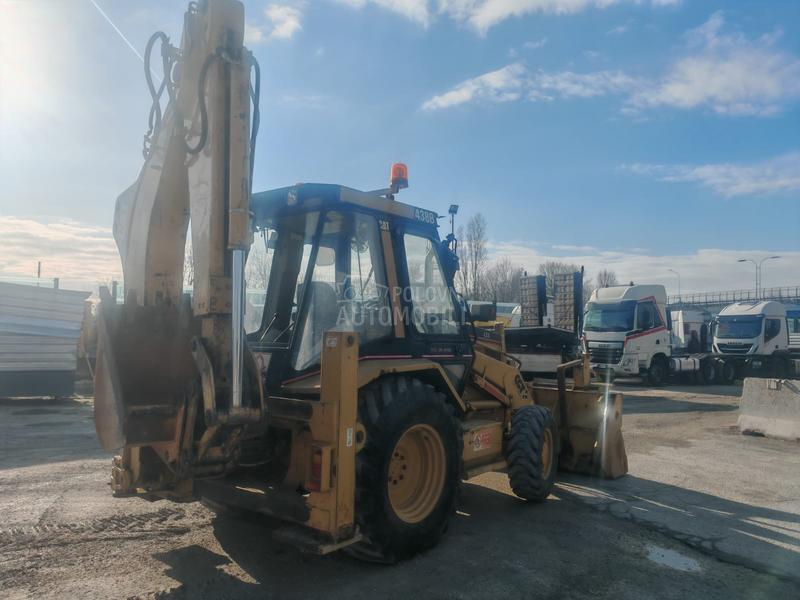 CAT 438B U DOLASKU