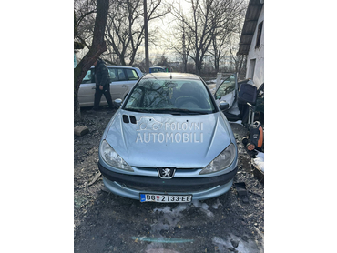 Peugeot 206 2005. god. -  kompletan auto u delovima