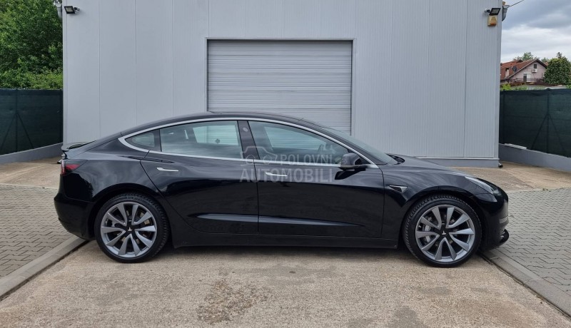 Tesla Model 3 Long Range