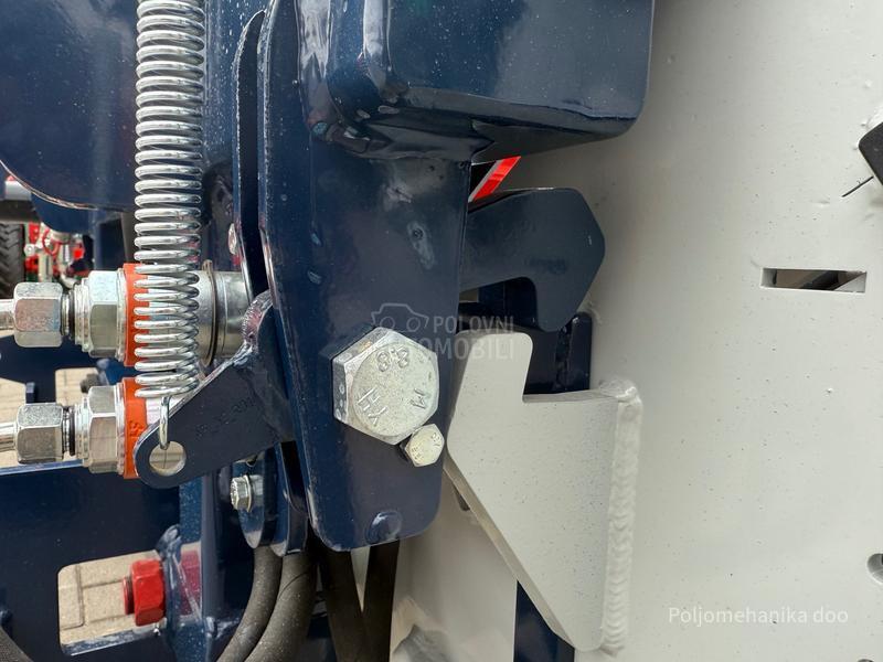 FKMachinery Razbacivač