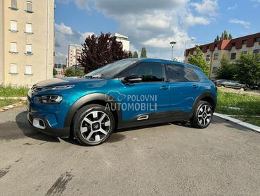 Citroen C4 Cactus 1.2 / AUT / SHINE