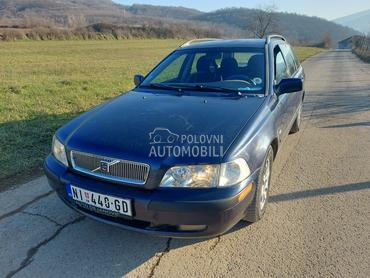 Volvo V40 