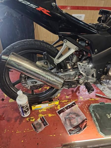 Honda cbr125r