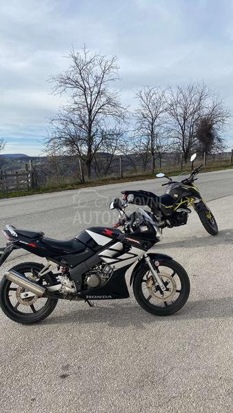 Honda cbr125r