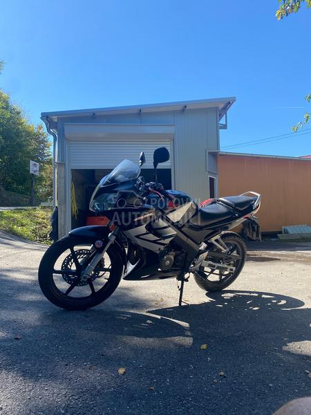 Honda cbr125r